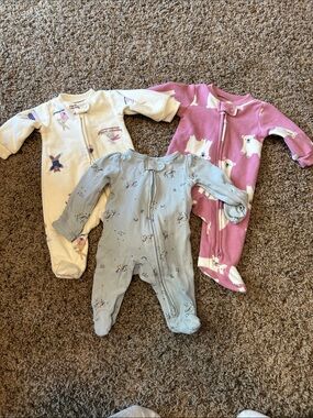 Baby 2 Fleece Footed One-Piece- 1 sleeper